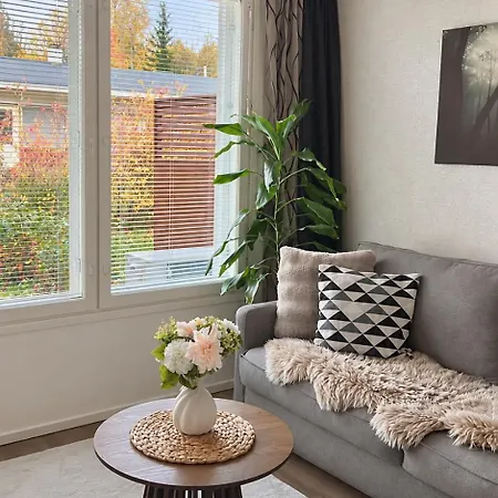 Helmi Villa, Ilmainen Pysaekoeinti Autokatoksessa, Wi-fi, Sauna, Oma Etu- Ja Takapiha, Esteetoen Paeaesy, Huippu Sijainti Vuokatissa, Vuodepaikat 4-6 Henkiloelle *